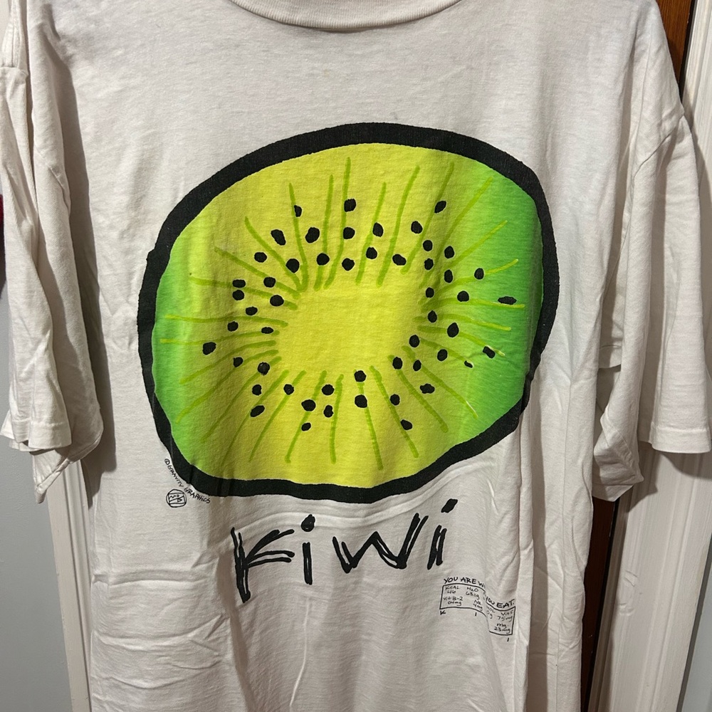 Kiwi Graphic T-Shirt